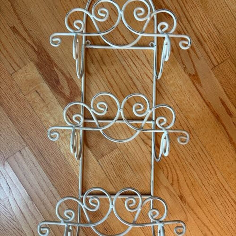Shabby Chic White Metal Scrollwork Wall Rack Tiwels